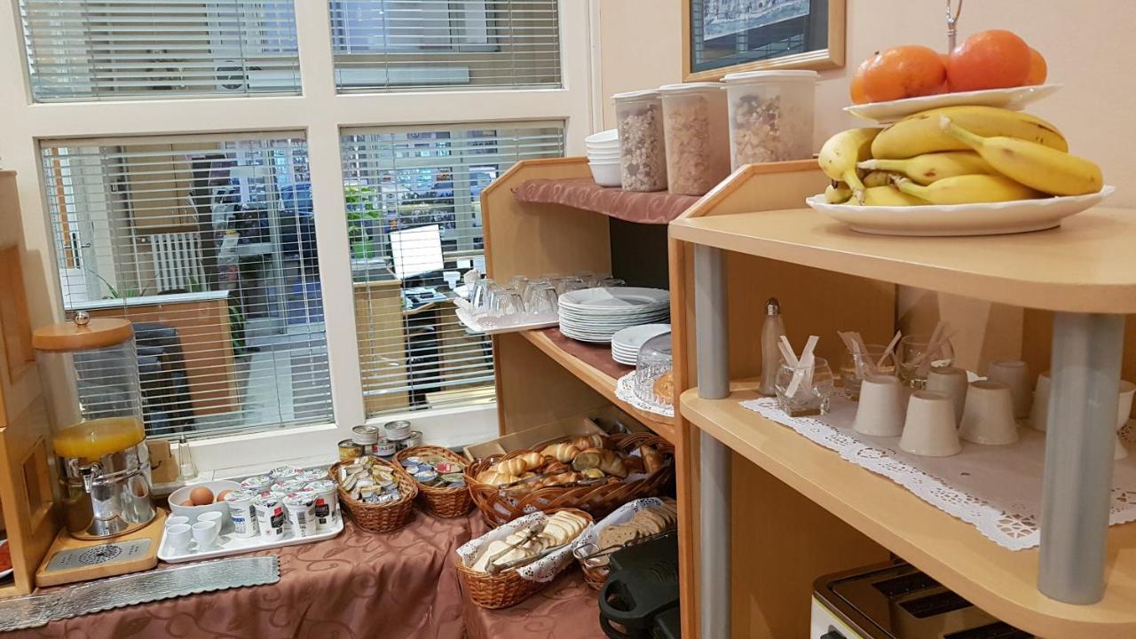 Voyager Bed & Breakfast ノヴィ・サド エクステリア 写真