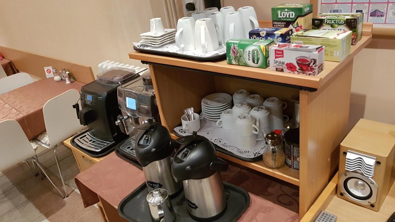 Voyager Bed & Breakfast ノヴィ・サド エクステリア 写真